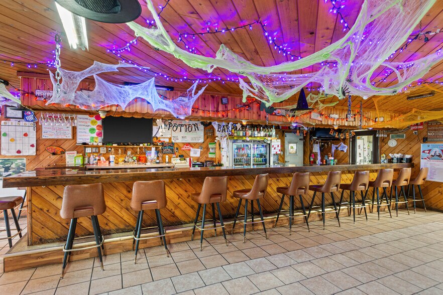 More Photos Of N4183 4th Ave, Hancock Bar For Sale