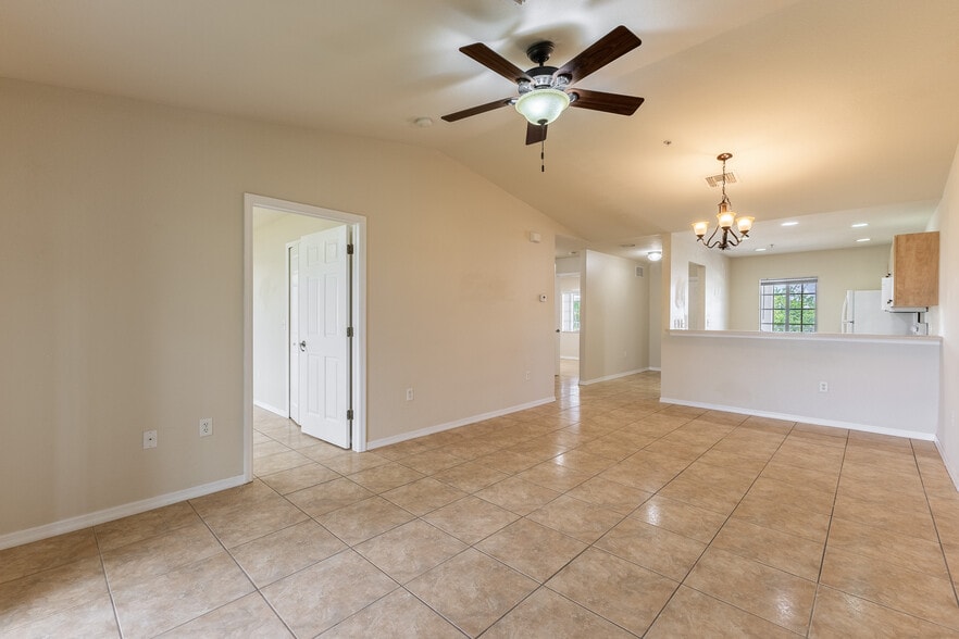More Photos Of 1328 SE 8th Ave, Cape Coral Multifamily For Sale