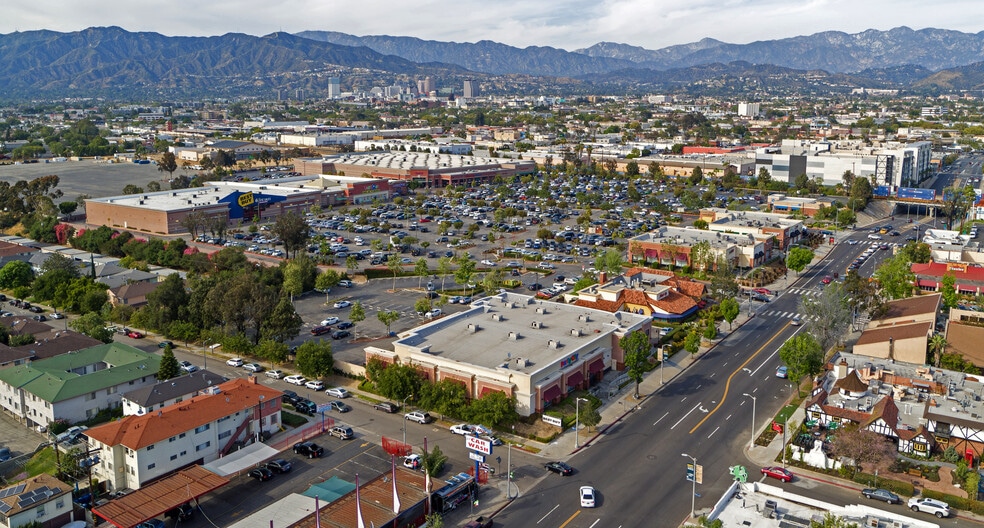 More Photos Of 2909 Los Feliz Blvd, Los Angeles Unknown For Lease