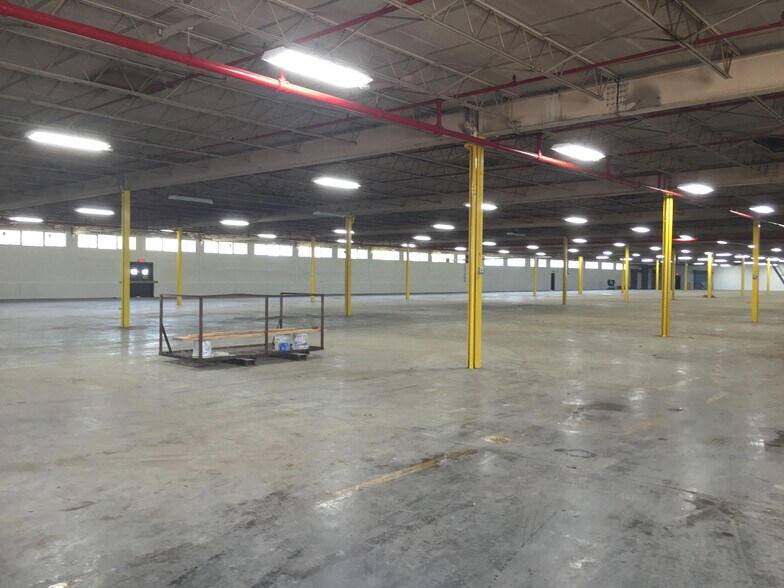 More Photos Of 1020 Hustonville Rd, Danville Warehouse For Lease