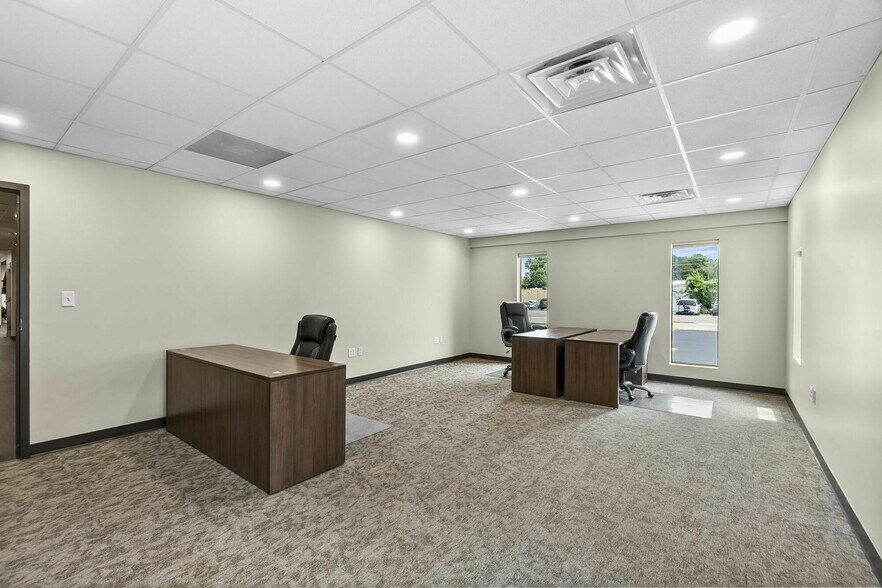 More Photos Of 1427 Thomas Dr, Cape Girardeau Coworking Space