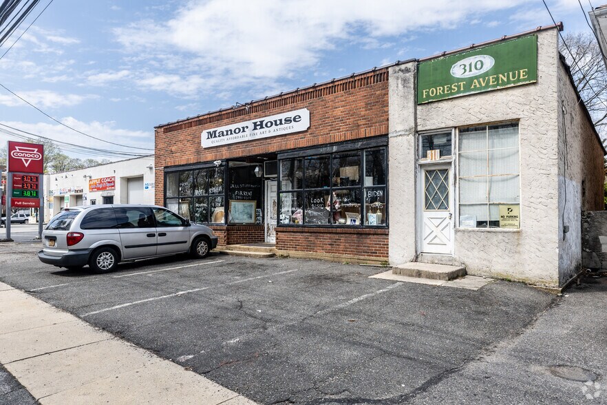Primary Photo Of 310 Forest Ave, Locust Valley General Retail For Sale