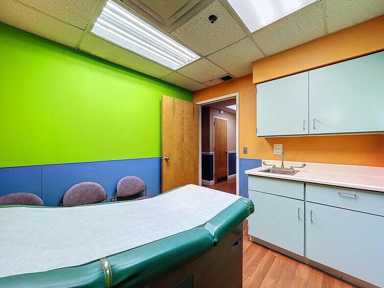 More Photos Of 11373 Cortez Blvd, Brooksville Medical For Sale