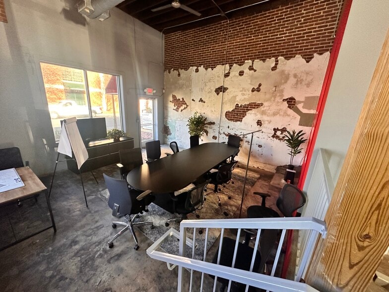 More Photos Of 1235 W Morehead St, Charlotte Office For Lease