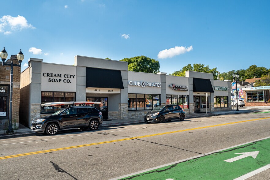 More Photos Of 2266 70th St, Wauwatosa Convenience Store For Lease