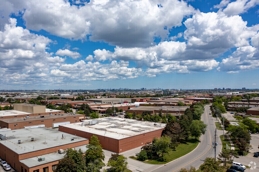 More Photos Of 895 Meyerside Dr, Mississauga Warehouse For Lease