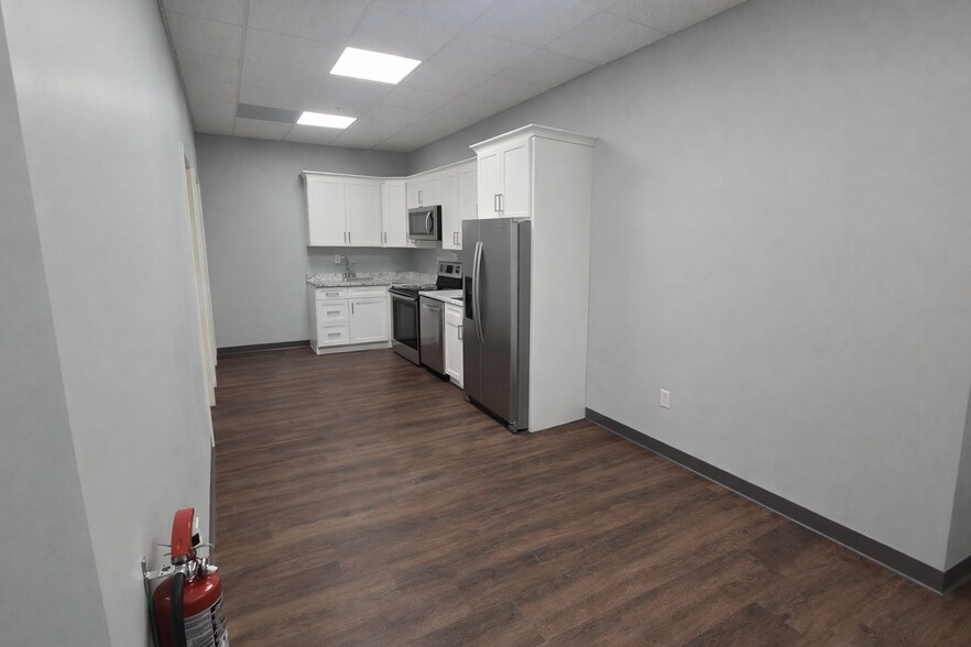 More Photos Of 168 Thunder Rd, Mooresville Light Manufacturing For Lease