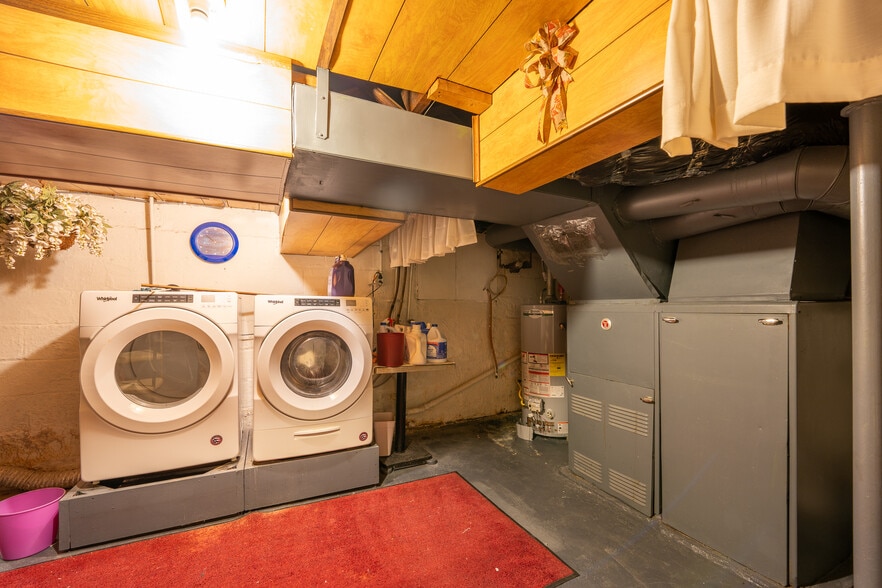 More Photos Of 608 N Chestnut St, Derry Restaurant For Sale