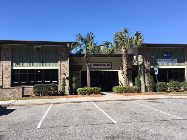 More Photos Of 547 Long Point Rd, Mount Pleasant Flex For Lease