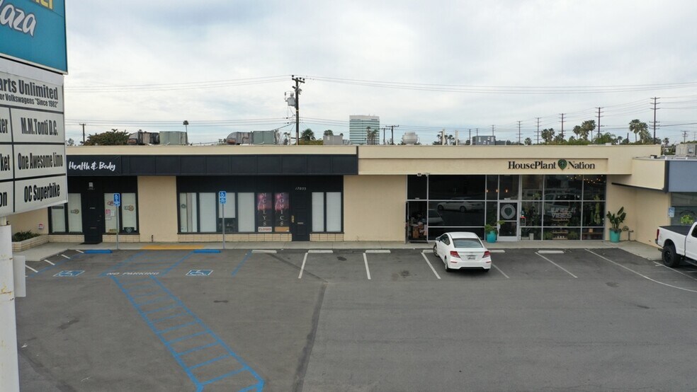 More Photos Of 17055 Newland St, Huntington Beach Unknown For Lease