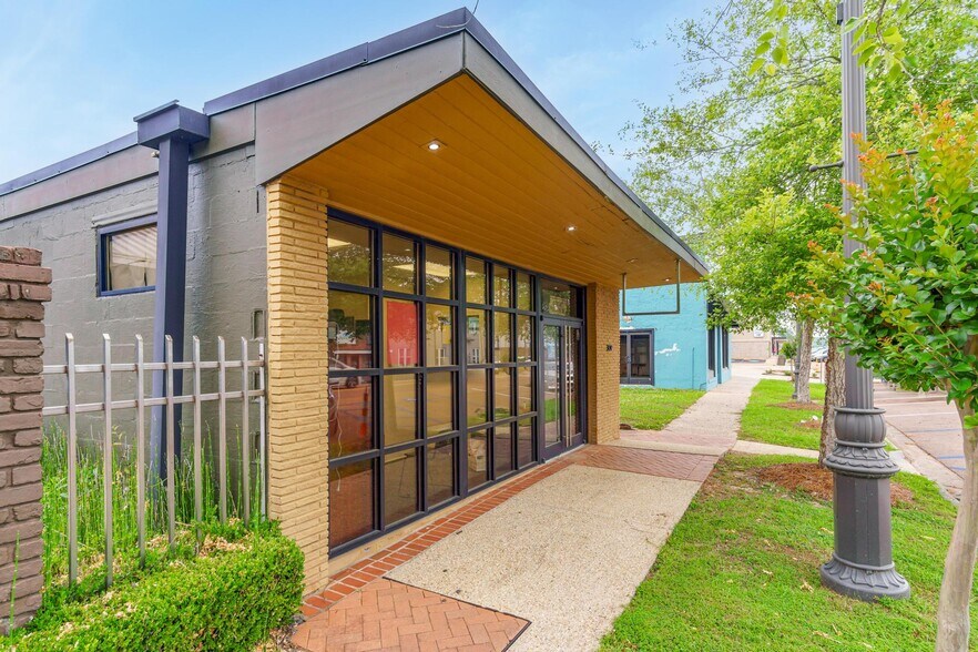 More Photos Of 309 Main St, Collins Office For Sale