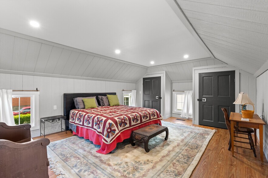 More Photos Of 900 Main St, Wellsburg Specialty For Sale