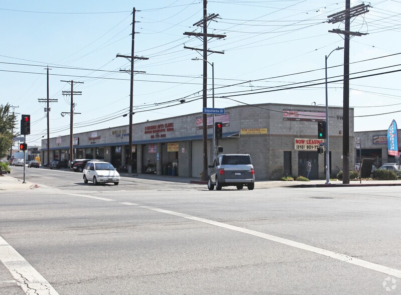 More Photos Of 7750 Sepulveda Blvd, Van Nuys Auto Repair For Lease
