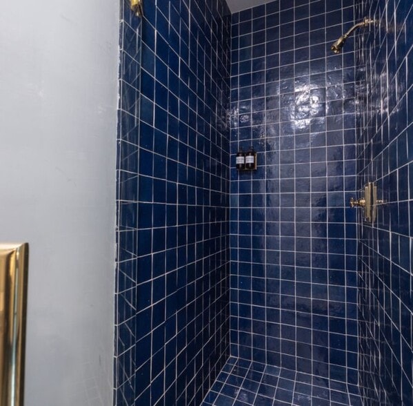 More Photos Of 235 E Main St, Dayton Hotel For Sale