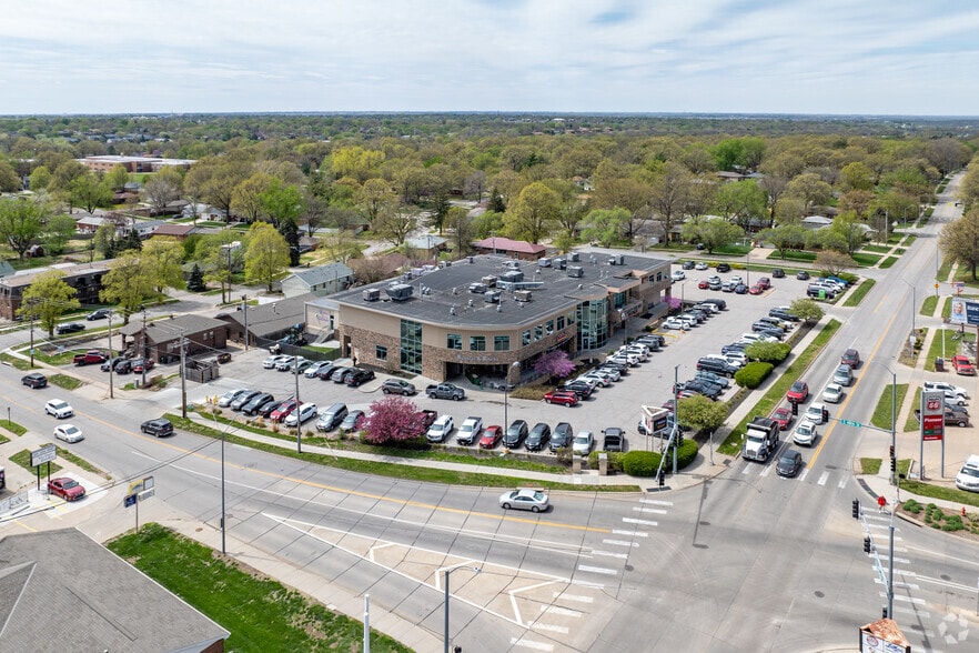 More Photos Of 4747 Pioneers Blvd, Lincoln Office For Lease