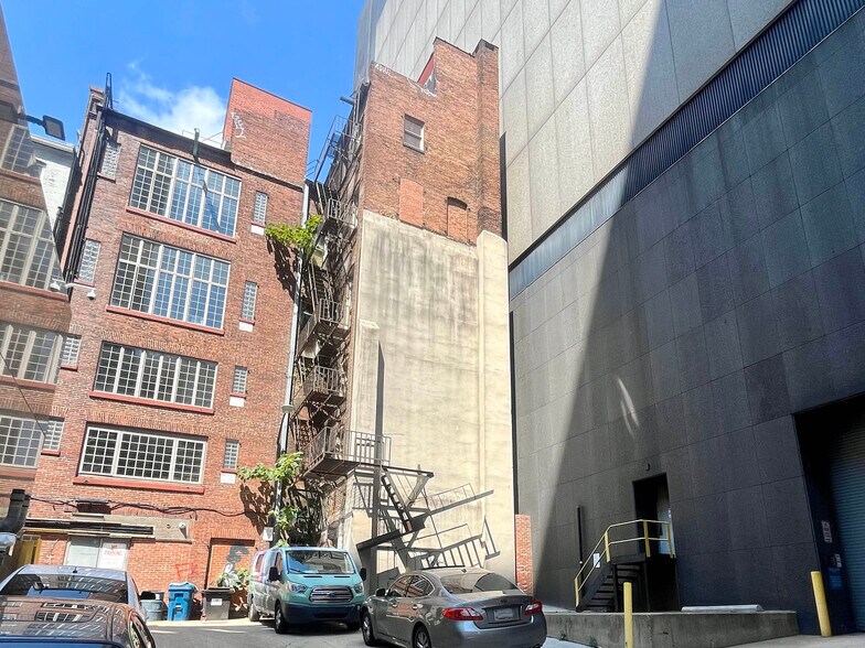 More Photos Of 317 N Charles St, Baltimore Office For Sale