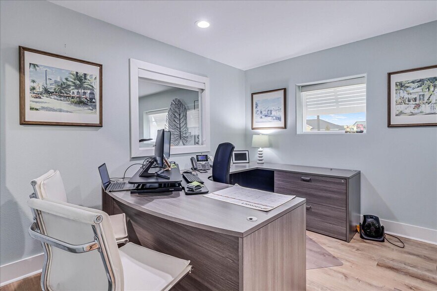 More Photos Of 121 Cut Off Rd, Port Aransas Office For Sale