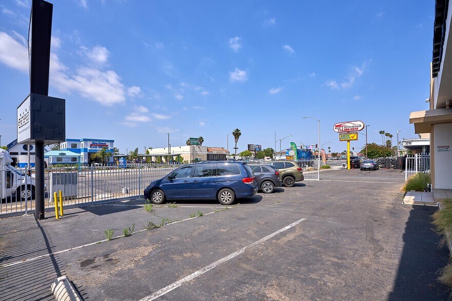 More Photos Of 2220 W Lincoln Ave, Anaheim Freestanding For Sale