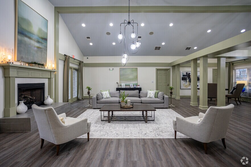 More Photos Of 501 Tiger Way, Knoxville Apartments For Sale