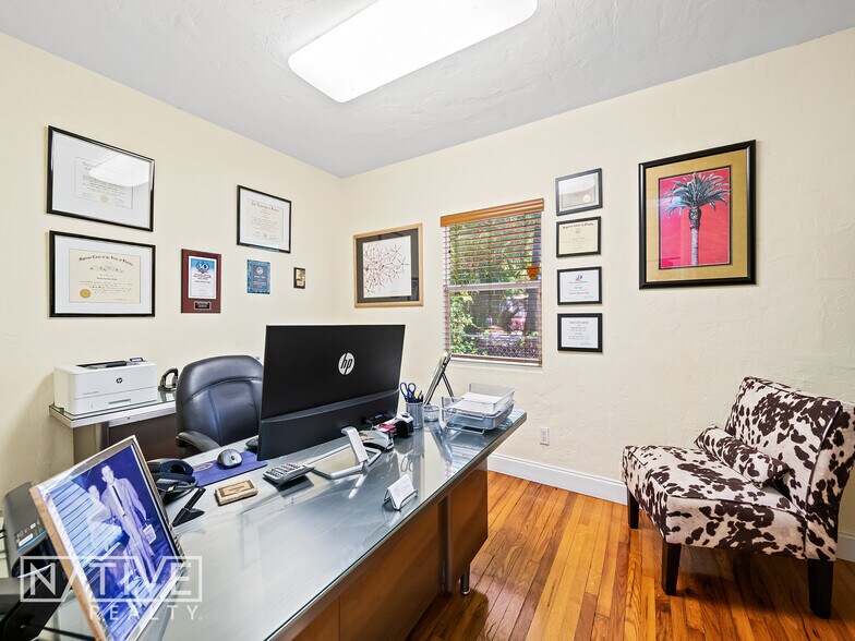 More Photos Of 103 NE 4th St, Fort Lauderdale Office For Sale