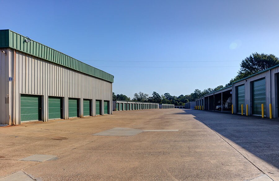 More Photos Of 1407 S Kings Hwy, Texarkana Self Storage For Lease