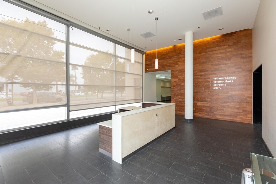More Photos Of 1701 Auto Center Dr, Oxnard Auto Dealership For Sale