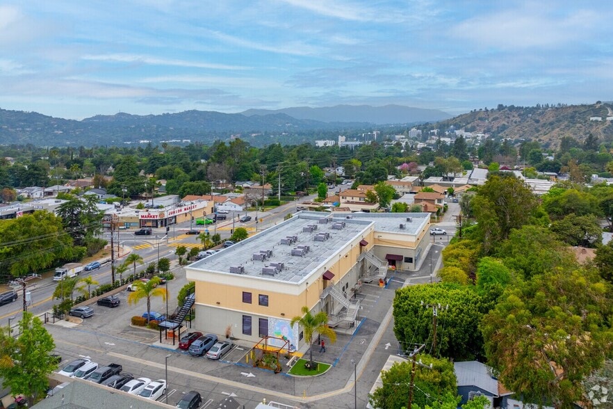 More Photos Of 575 W Altadena Dr, Altadena Schools For Lease