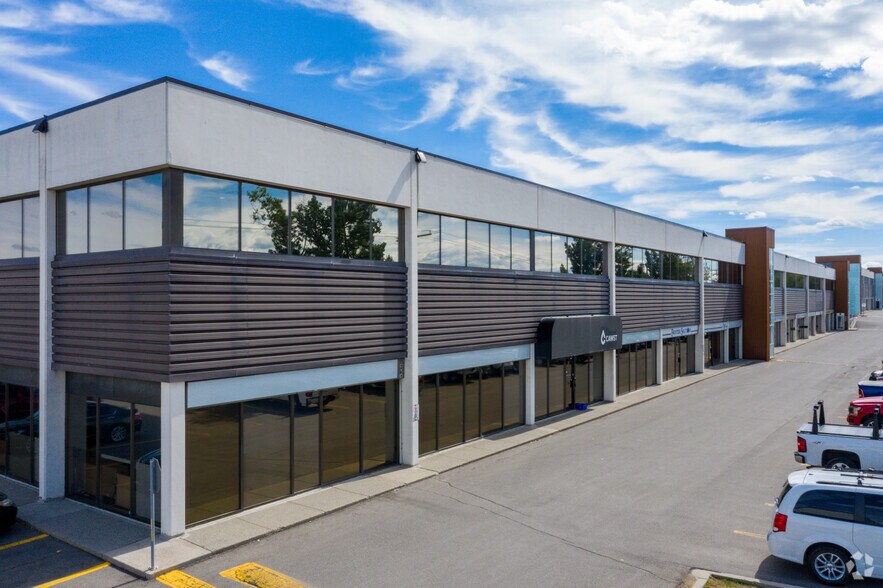 More Photos Of 6020 2nd St SE, Calgary Showroom For Lease