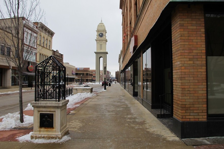 More Photos Of 799 Main St, Dubuque Apartments For Lease