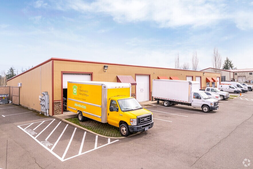 More Photos Of 27810 SW Olds Pl, Sherwood Warehouse For Lease