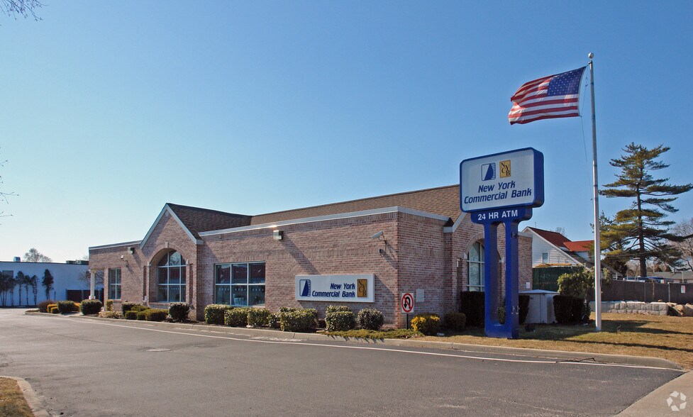 Primary Photo Of 720 Grand Blvd, Deer Park Bank For Sale