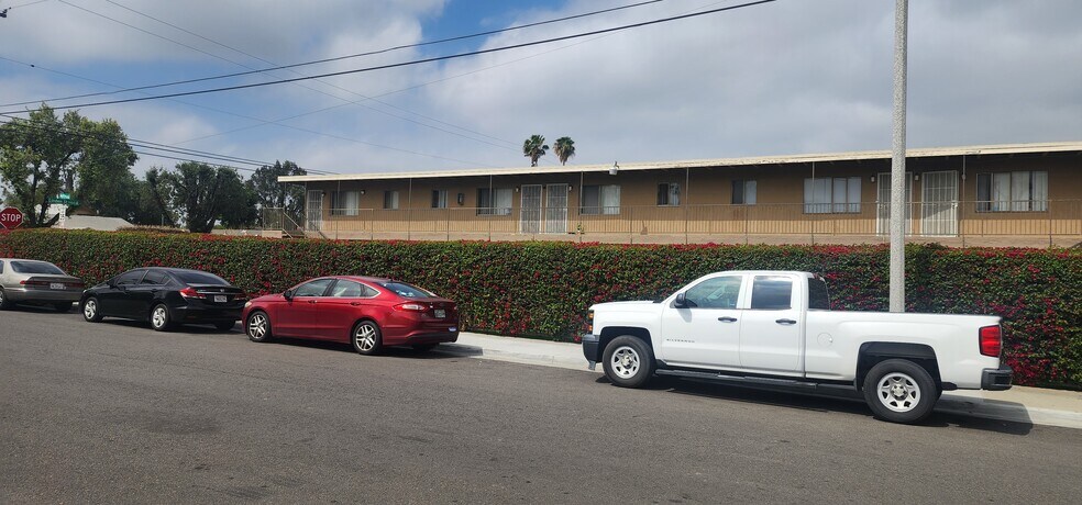 More Photos Of 1935 W Linden St, Riverside Apartments For Sale