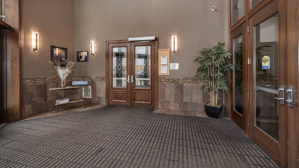 More Photos Of 100 W Broadway Ave, Bismarck Medical For Sale