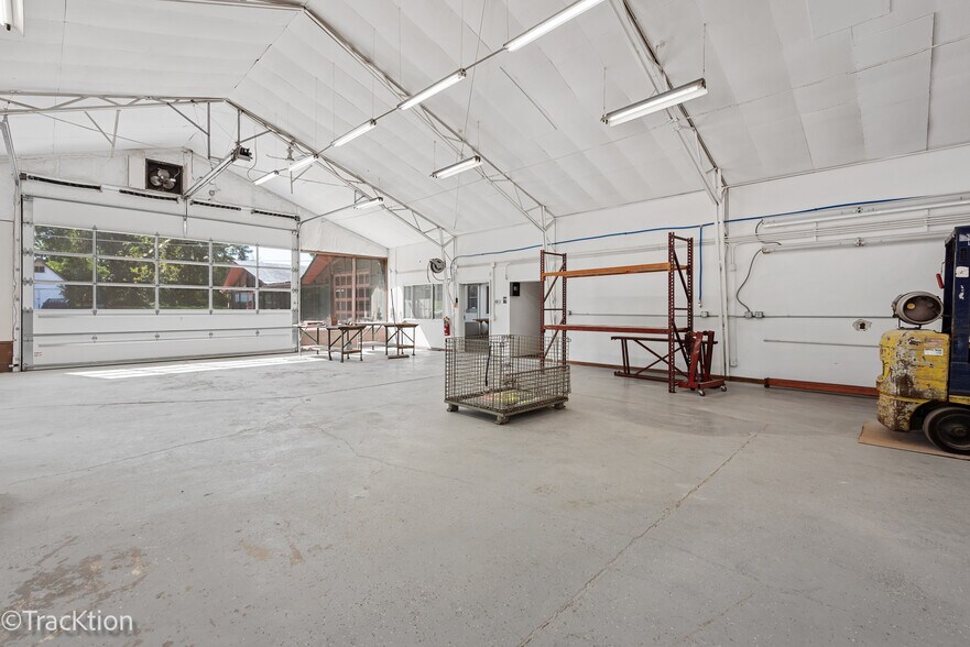 More Photos Of 10709 N Main St, Richmond General Retail For Sale