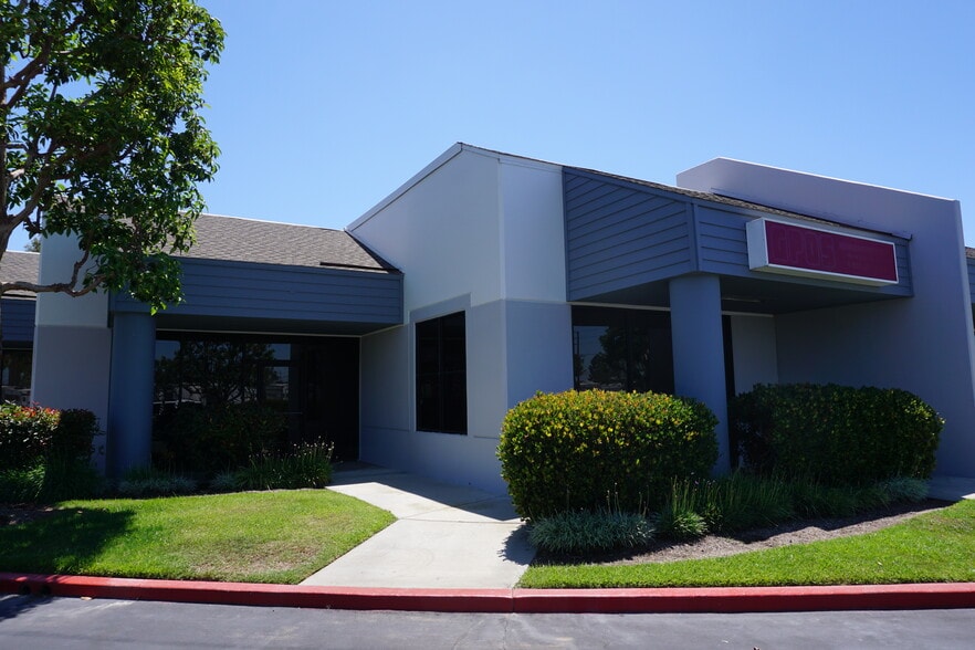 More Photos Of 12661 Hoover St, Garden Grove Unknown For Lease