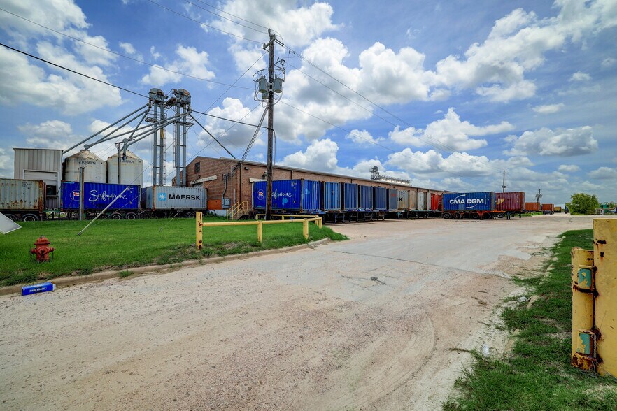 More Photos Of 14830 Talcott St, Houston Warehouse For Sale