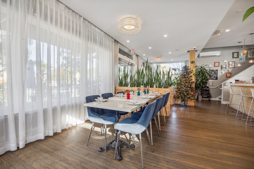 More Photos Of 4315 Montrose Blvd, Houston General Retail For Lease