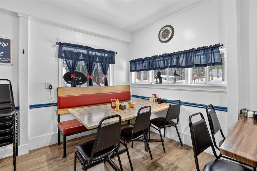 More Photos Of 5937 W Higgins Lake Dr, Roscommon Restaurant For Sale