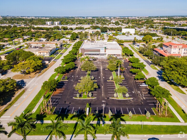 More Photos Of 4901 N Federal Hwy, Boca Raton Storefront For Lease