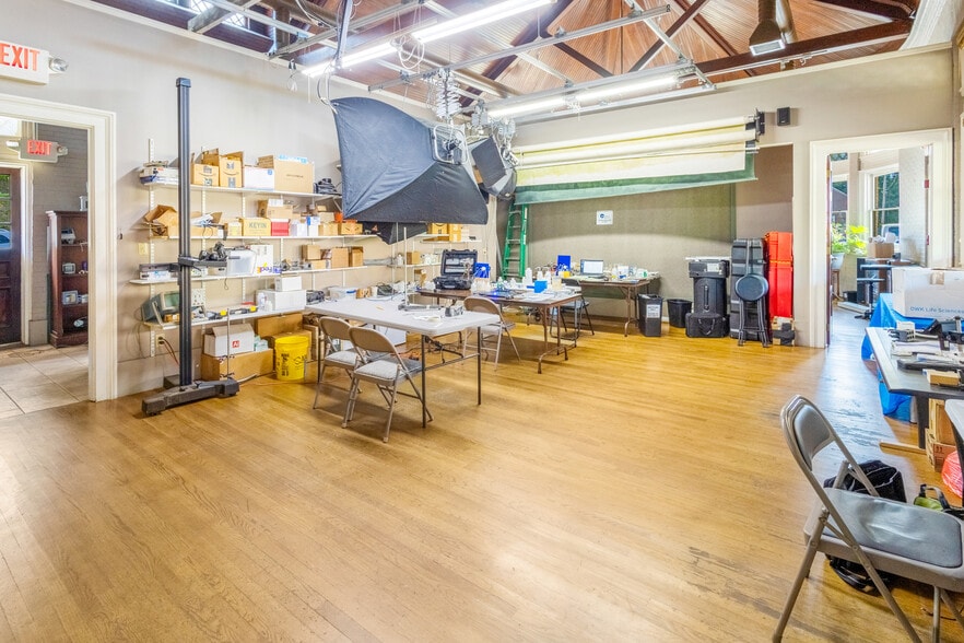 More Photos Of 100 School St, Andover Flex For Sale