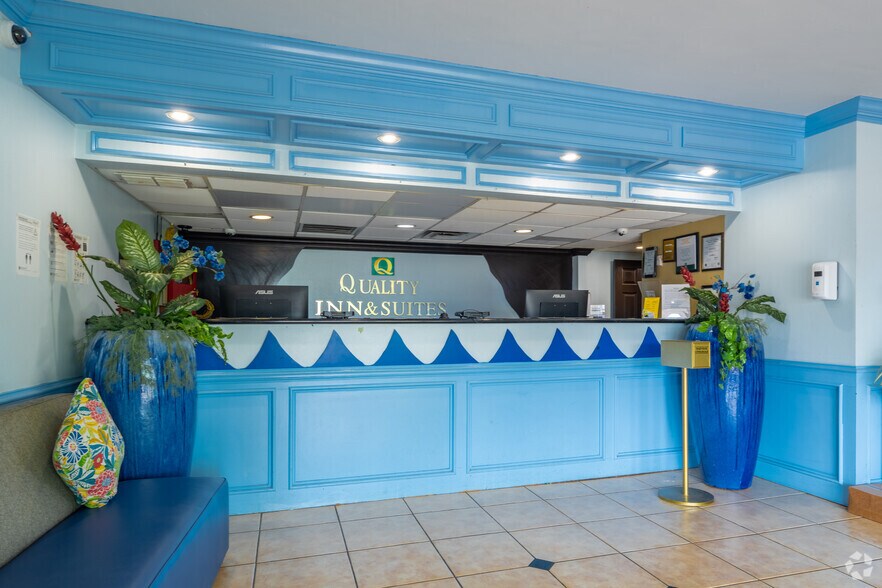 More Photos Of 3202 E Surfside Blvd, Corpus Christi Hotel For Sale