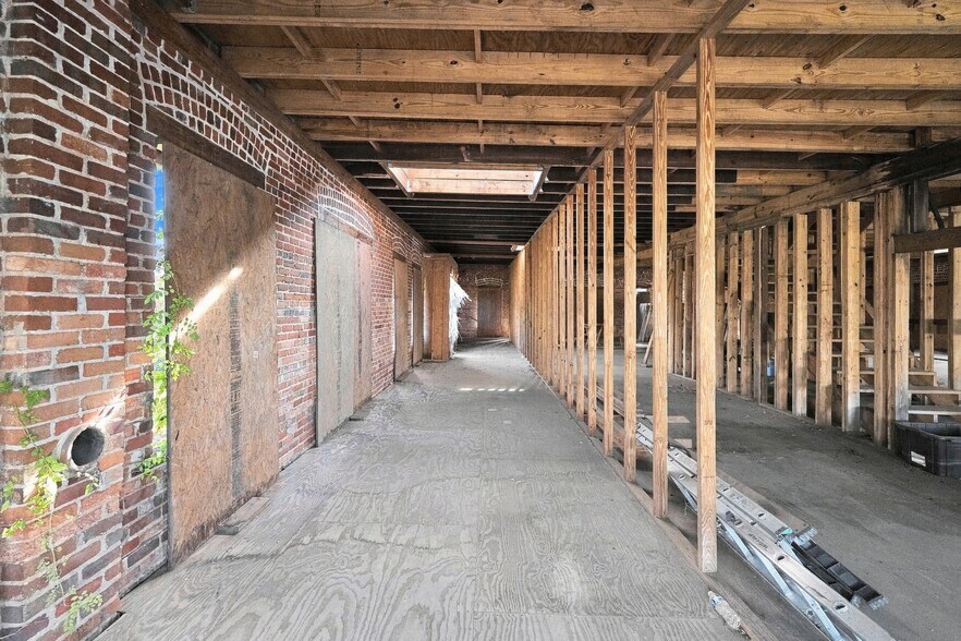 More Photos Of 1637-1651 Main St N, Jacksonville Storefront Retail Residential For Sale