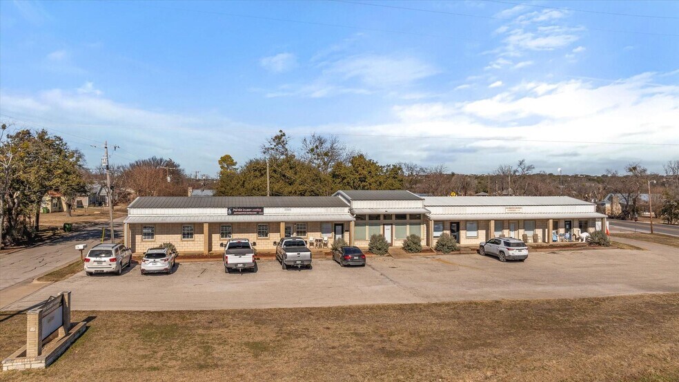 More Photos Of 1201 NE Barnard St, Glen Rose Land For Sale