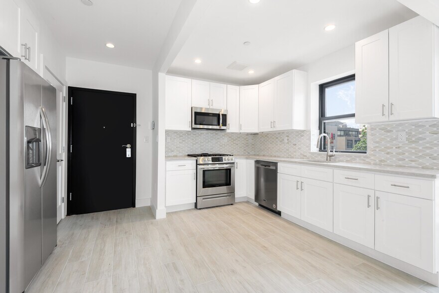 More Photos Of 158 Newton St, Brooklyn Apartments For Sale
