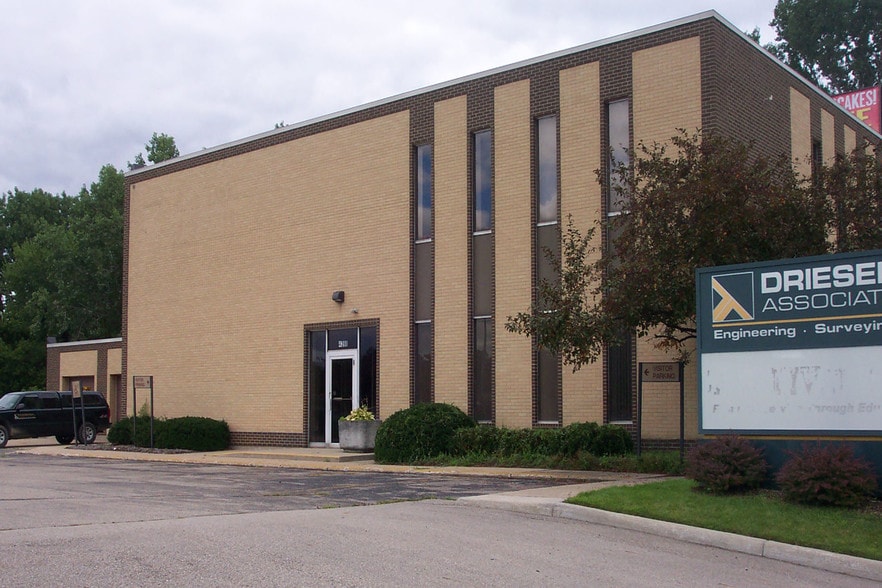 More Photos Of 4398 Roger B Chaffee Mem Dr SE, Grand Rapids Office For Sale