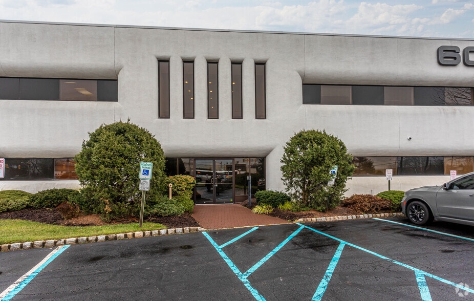 More Photos Of 60 E Us Highway 46, Fairfield Flex For Sale