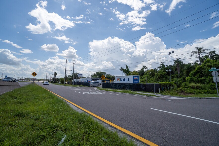 More Photos Of 5507 E Colonial Dr, Orlando Auto Repair For Sale