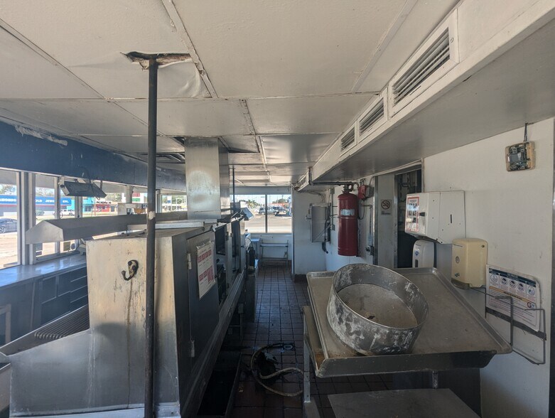 More Photos Of 1322 N 16th St, Orange Fast Food For Lease