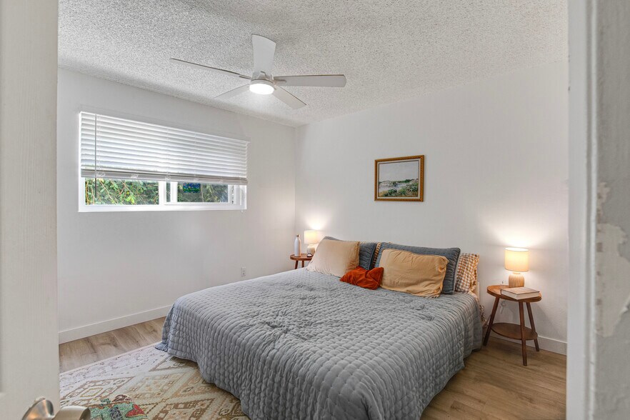 More Photos Of 817 Mira Mar Ave, Long Beach Apartments For Sale