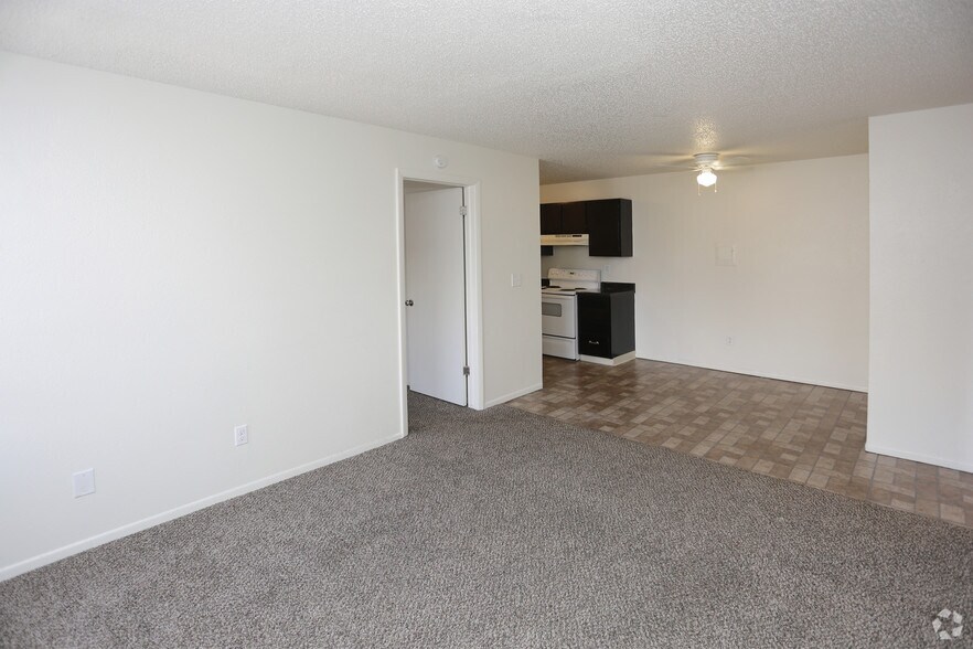 More Photos Of 2025 Jerry Murphy Rd, Pueblo Apartments For Sale